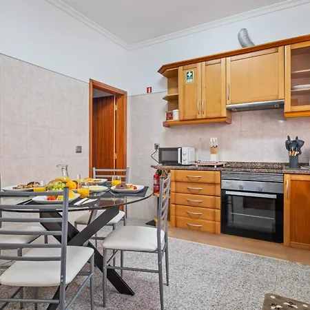 Ocean Flyby Nyaraló